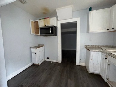 Opportunity awaits with this 2-bedroom, 1-bath home located in - photo 8