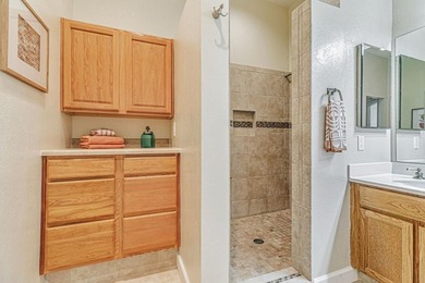 Looking for a spacious home for entertaining or work from home? - photo 30