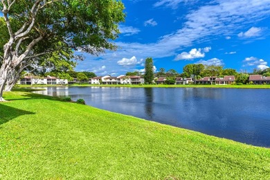 A well maintained, Move in ready, 3 bd, 2 bath unit with a - photo 4