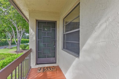 A well maintained, Move in ready, 3 bd, 2 bath unit with a - photo 7
