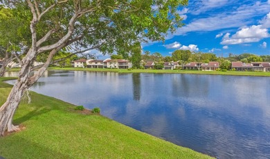 A well maintained, Move in ready, 3 bd, 2 bath unit with a - photo 10