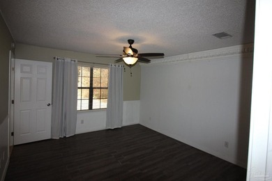 Welcome to your Pool Dream Home! This charming 3-bedroom - photo 33