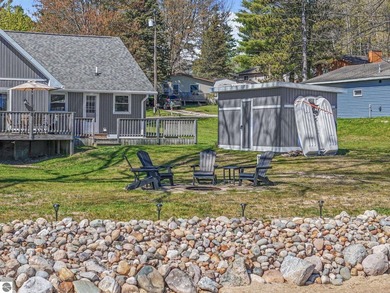 Look no further! This exceptional home checks all the boxes - photo 6