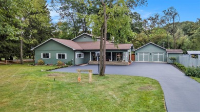 (private lake, pond, creek) Home For Sale in Battle Creek Michigan