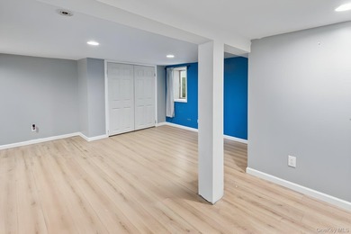 Beautifully maintained expanded Cape in Bay Shore offering 4 - photo 15