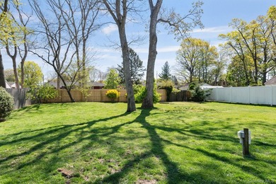 Beautifully maintained expanded Cape in Bay Shore offering 4 - photo 23
