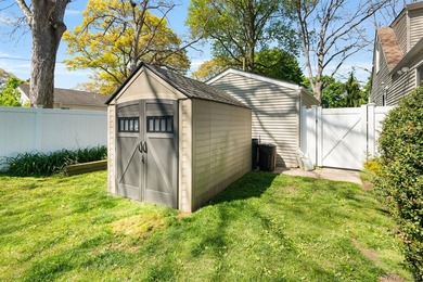 Beautifully maintained expanded Cape in Bay Shore offering 4 - photo 24