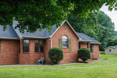 Welcome to 1562 Edgefield Court, a beautifully maintained - photo 2