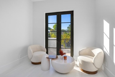 This classic Mediterranean estate in The Oaks has been - photo 17