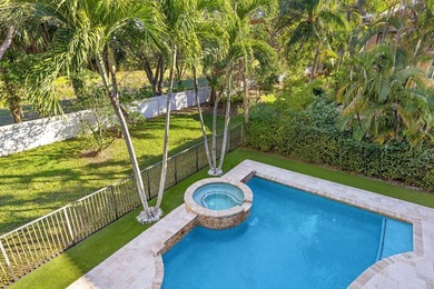 This classic Mediterranean estate in The Oaks has been - photo 19