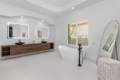 This classic Mediterranean estate in The Oaks has been - photo 22