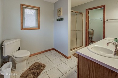 Enjoy effortless lake living in this fully furnished, turnkey - photo 24