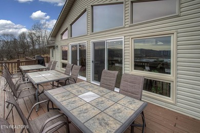 Enjoy effortless lake living in this fully furnished, turnkey - photo 32