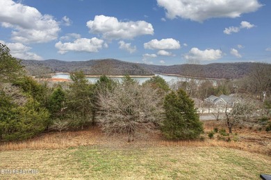 Enjoy effortless lake living in this fully furnished, turnkey - photo 34