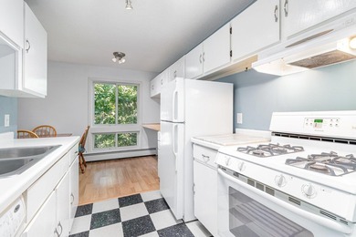 Fantastic location with great amenities! Situated in - photo 3