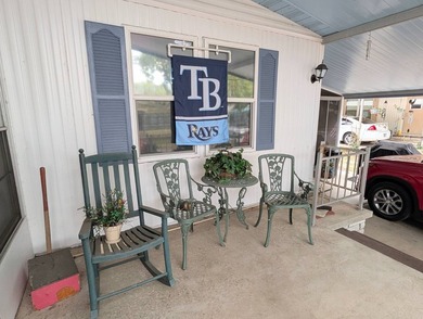 Movein ready 2 bed, 2 bath home in the 55+ community of Clover - photo 2