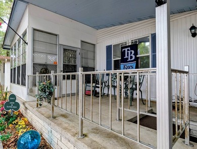 Movein ready 2 bed, 2 bath home in the 55+ community of Clover - photo 3