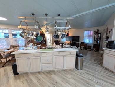 Movein ready 2 bed, 2 bath home in the 55+ community of Clover - photo 8