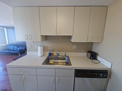 -approved Boardwalk condo with excellent rental potential! This - photo 16