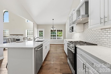 Welcome to 15704 Framingham Lane, a beautifully maintained home - photo 18