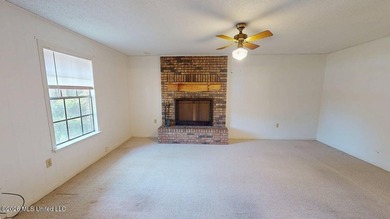 NEW TO THE MARKET! This fantastic home in coveted Pecan Park - photo 9