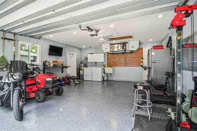 Discover South Venice living in this 2-bedroom, 2-bath, 2-car - photo 12