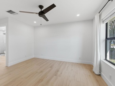 Fully remodeled in 2023, this Jupiter home feels like new - photo 16