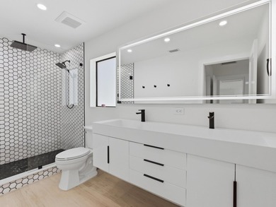 Fully remodeled in 2023, this Jupiter home feels like new - photo 19