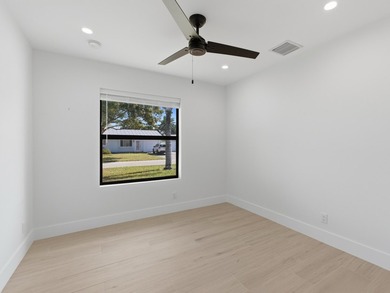 Fully remodeled in 2023, this Jupiter home feels like new - photo 20