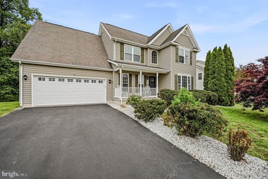 One Owner, 4 Bedroom, 2..5 Bath, 2 story home with over 2200 sq - photo 1