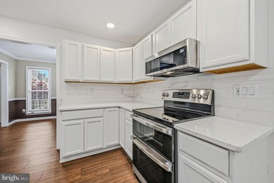 One Owner, 4 Bedroom, 2..5 Bath, 2 story home with over 2200 sq - photo 6