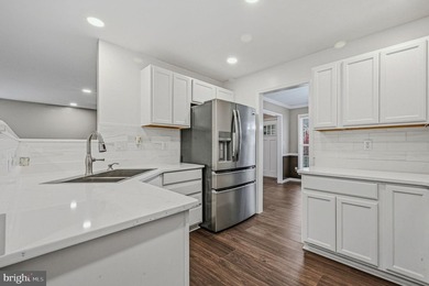One Owner, 4 Bedroom, 2..5 Bath, 2 story home with over 2200 sq - photo 7