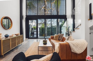 An architectural contemporary statement in one of Venice's most - photo 1