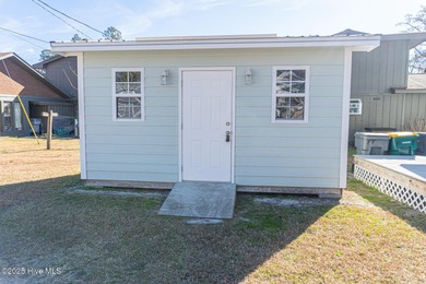 Well-maintained waterfront home on White Lake offering 4 - photo 8