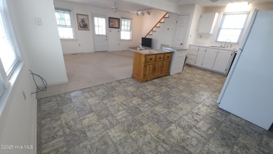 Well-maintained waterfront home on White Lake offering 4 - photo 10