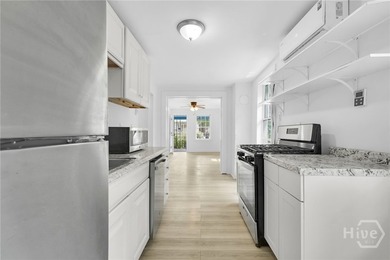 627 W 48th St - photo 12