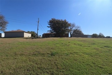 Charming Brick Home on 4 Acres with Shop, Pond & RV Storage - - photo 8