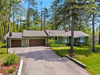 Lovely 2-bedroom, 2-bath ranch with 70.5 feet of shared canal - photo 1