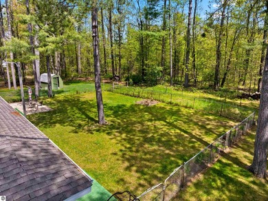 Lovely 2-bedroom, 2-bath ranch with 70.5 feet of shared canal - photo 3