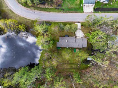 Lovely 2-bedroom, 2-bath ranch with 70.5 feet of shared canal - photo 4