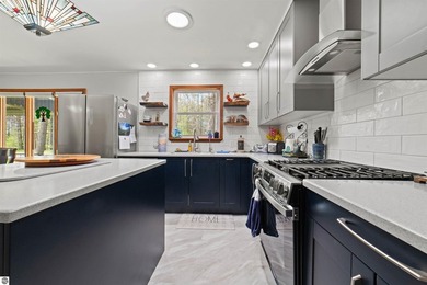 Lovely 2-bedroom, 2-bath ranch with 70.5 feet of shared canal - photo 9