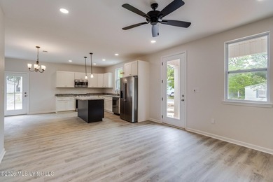 Brand-new construction located on a desirable corner lot in Gulf - photo 7