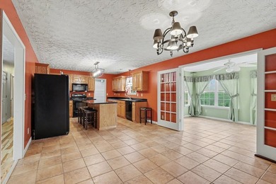 Welcome to this beautifully maintained 3-bedroom, 2-bath - photo 18
