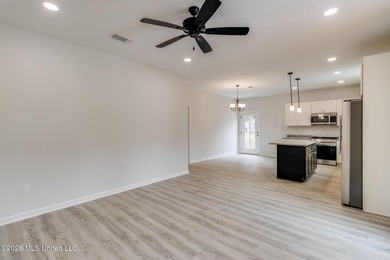Brand-new construction located on a desirable corner lot in Gulf - photo 8