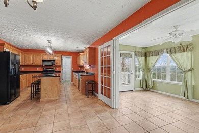 Welcome to this beautifully maintained 3-bedroom, 2-bath - photo 19