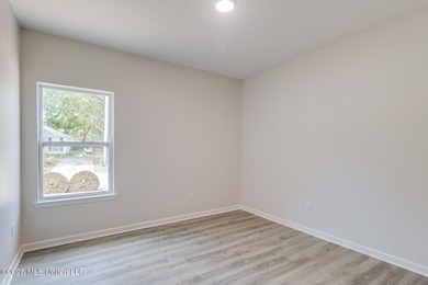 Brand-new construction located on a desirable corner lot in Gulf - photo 9