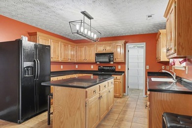 Welcome to this beautifully maintained 3-bedroom, 2-bath - photo 20