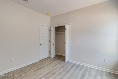 Brand-new construction located on a desirable corner lot in Gulf - photo 10