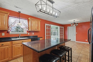 Welcome to this beautifully maintained 3-bedroom, 2-bath - photo 24