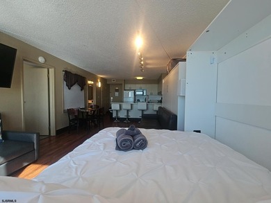 Prime Boardwalk condo in the heart of Atlantic City! This - photo 27